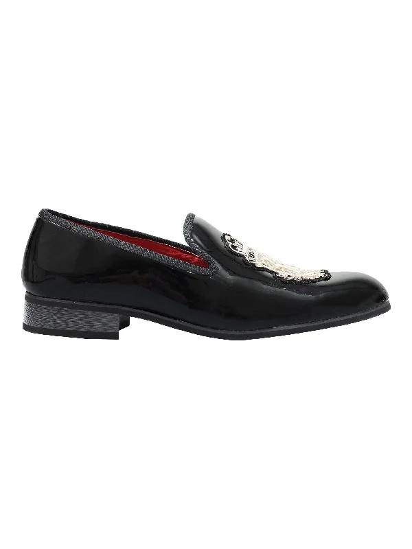 SHINY FAUX LEATHER GOLD CREST SHOES IN BLACK